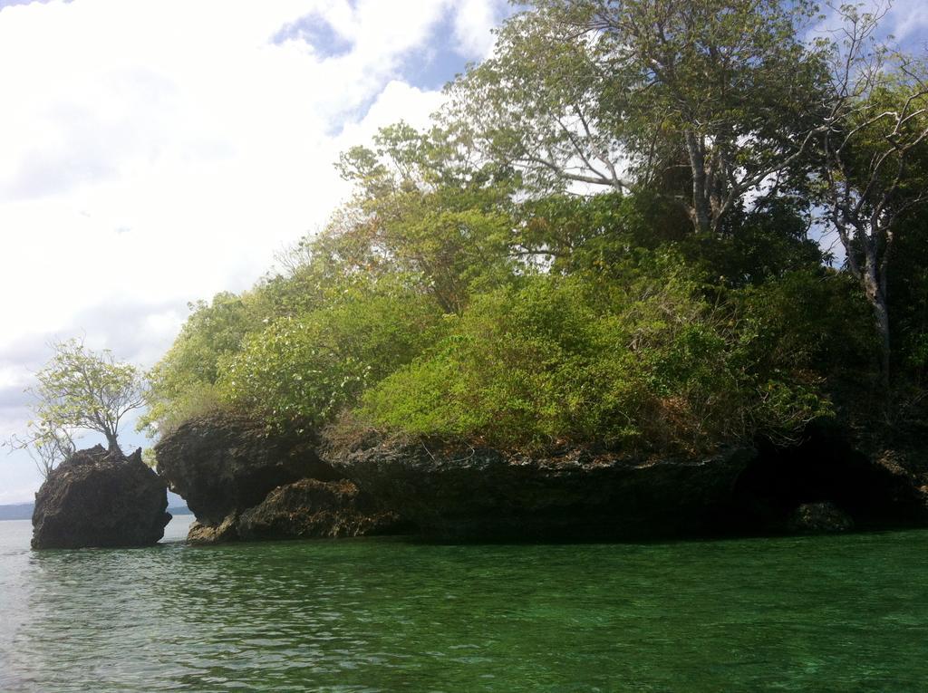 Hotel Bobocha Siladen à Bunaken Extérieur photo