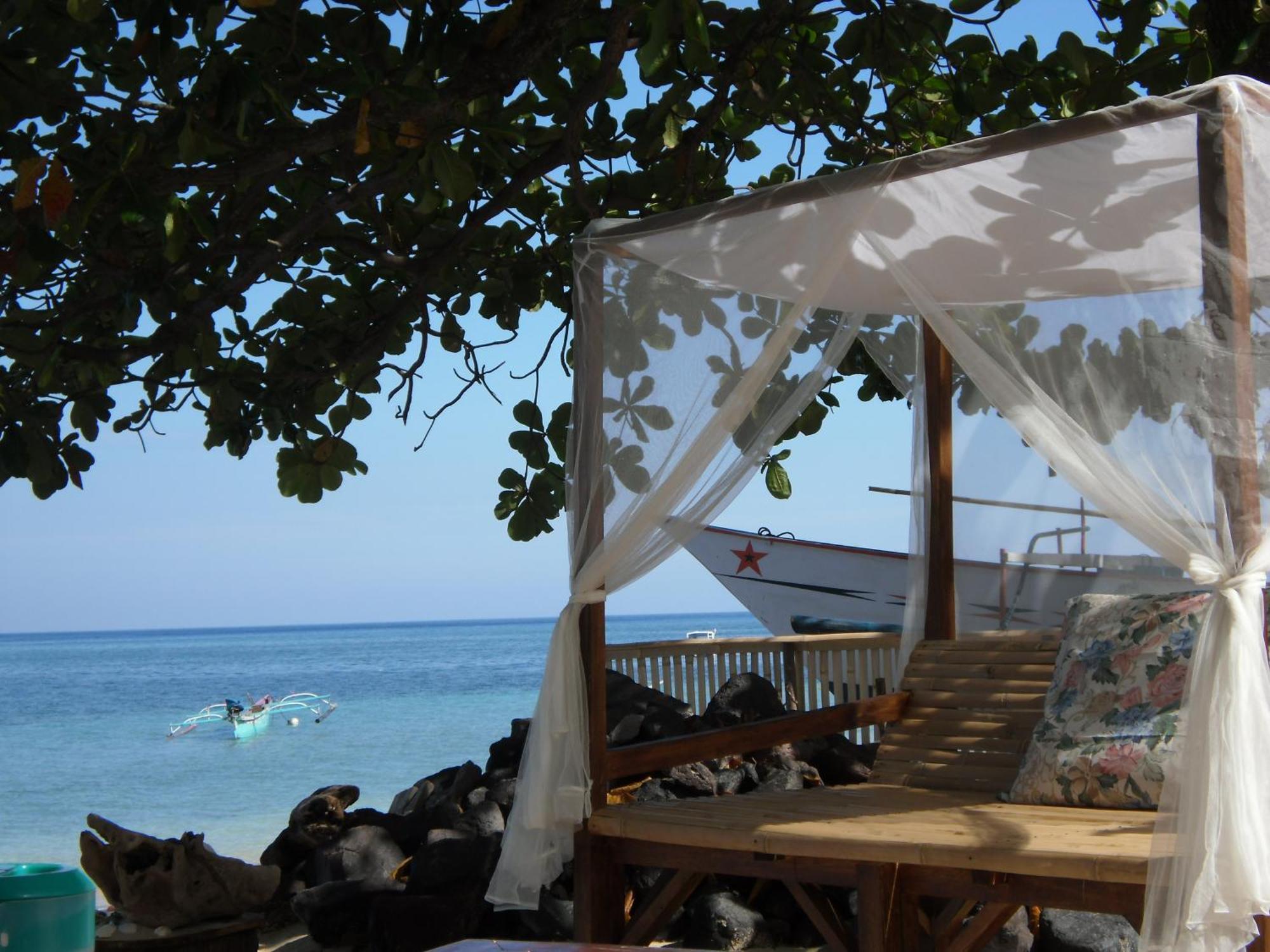 Hotel Bobocha Siladen à Bunaken Extérieur photo