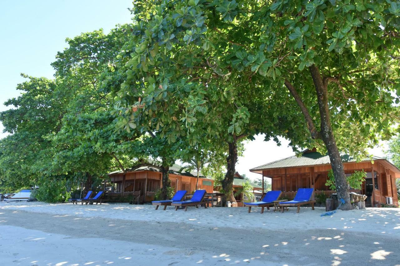 Hotel Bobocha Siladen à Bunaken Extérieur photo