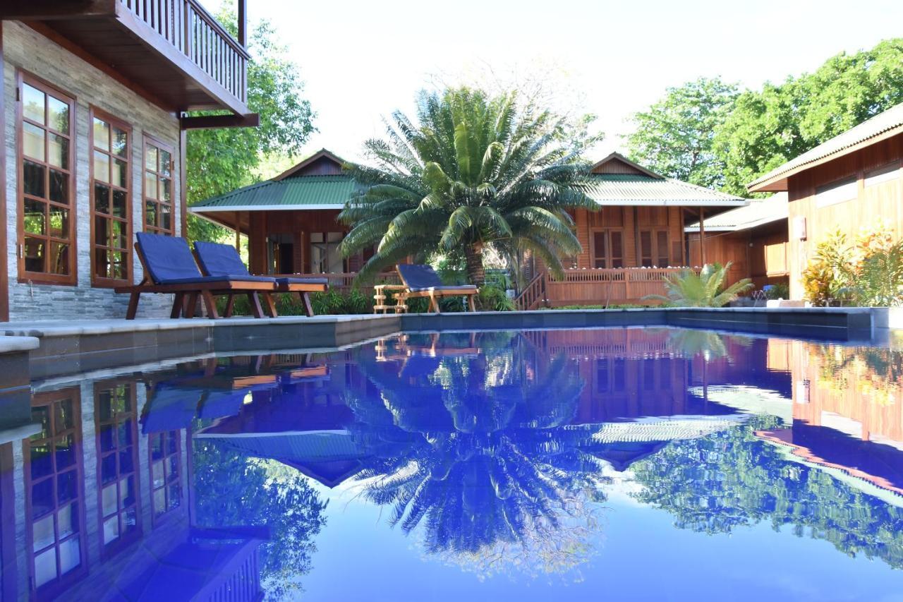 Hotel Bobocha Siladen à Bunaken Extérieur photo